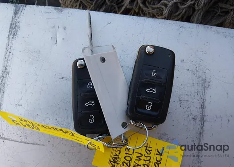 2013 Volkswagen Passat 2.0L Tdi Se z USA, uszkodzony, nr VIN 1VWBN7A30DC106638